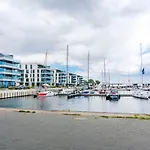 Yacht Park Superior 2